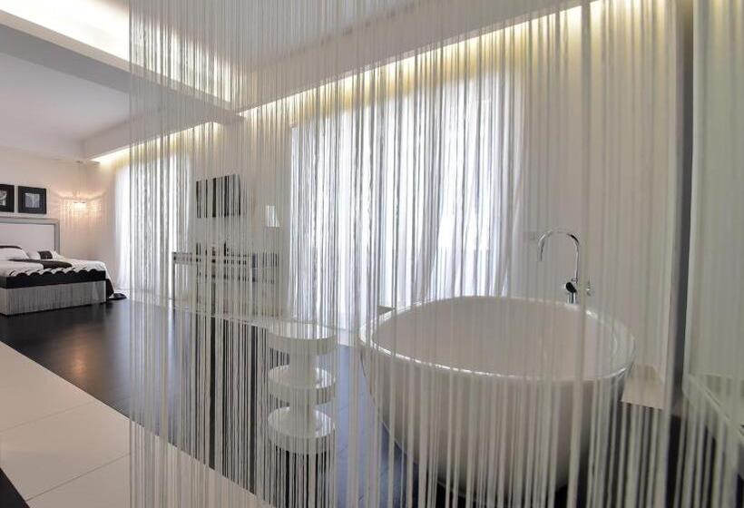 Королевский Люкс, Royal Paestum