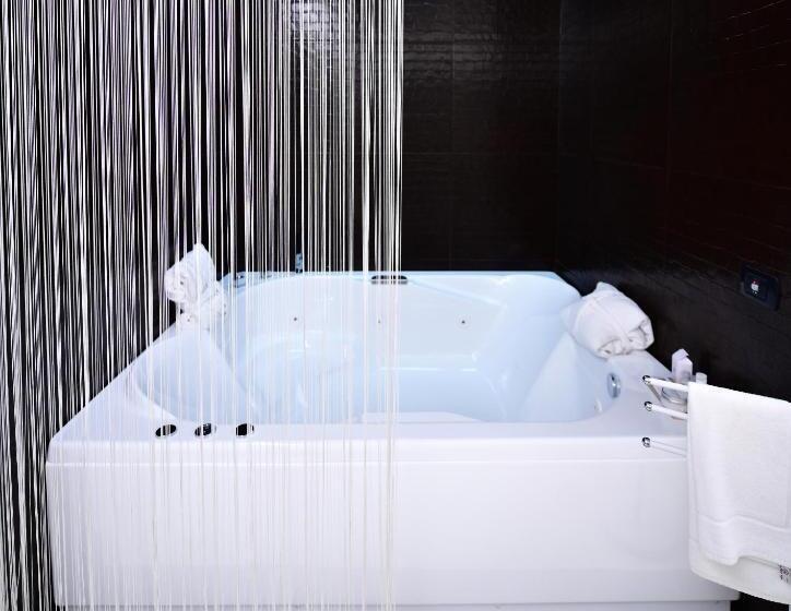 Люкс с гидромассажем, Royal Paestum