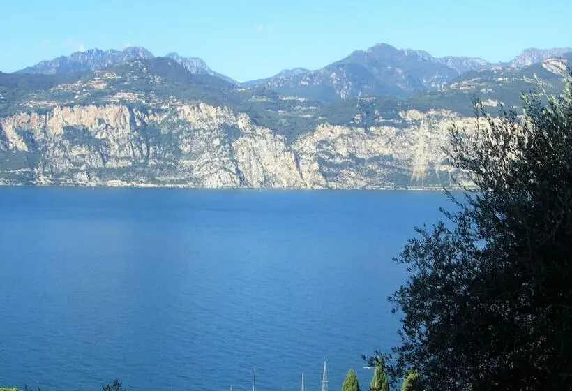 اتاق استاندارد با چشمانداز دریاچه, Villa Emma Malcesine