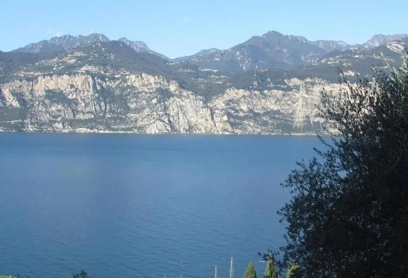 اتاق استاندارد با چشمانداز باغ, Villa Emma Malcesine