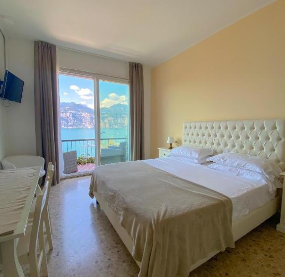 스탠다드 룸 킹사이즈 침대, Villa Emma Malcesine