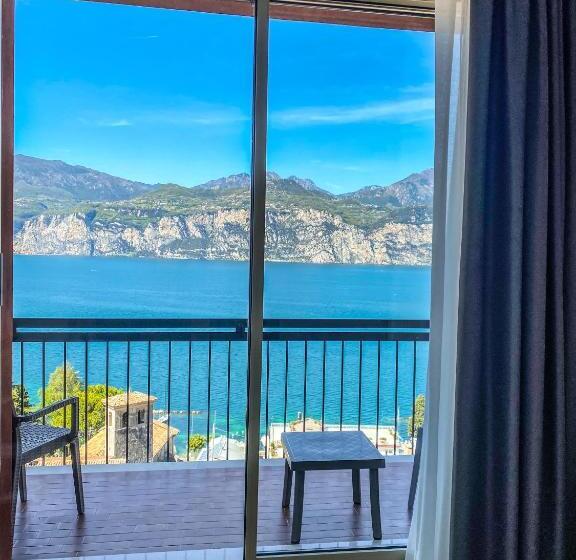 Comfort room with lake view, Villa Emma Malcesine