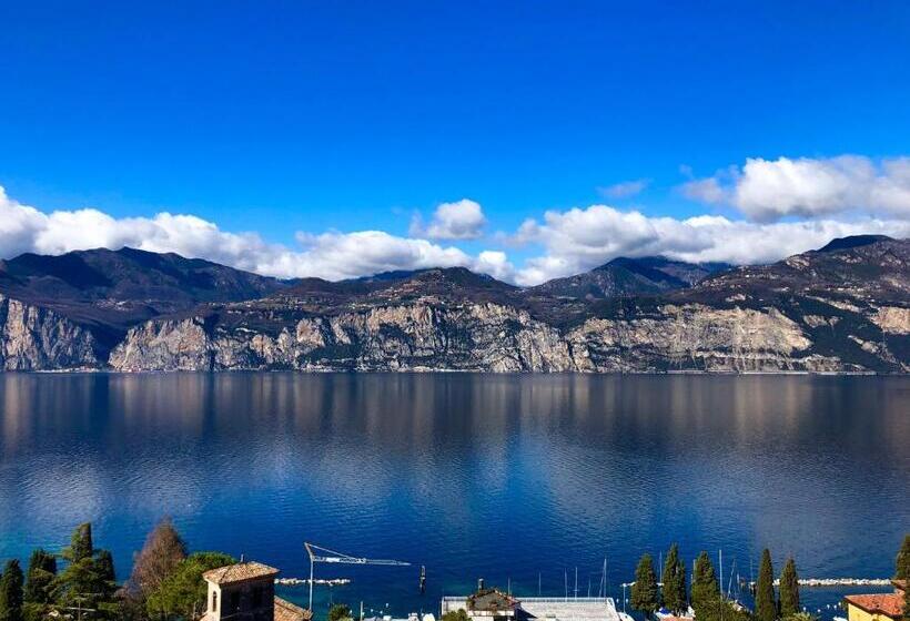 Comfort room with lake view, Villa Emma Malcesine