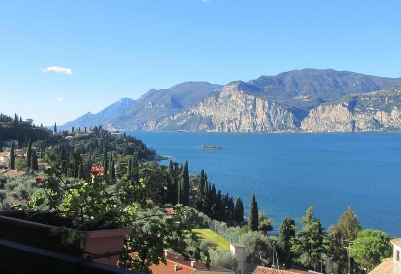Comfort room with lake view, Villa Emma Malcesine