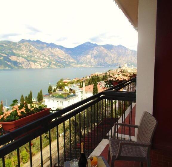 Comfort room with lake view, Villa Emma Malcesine