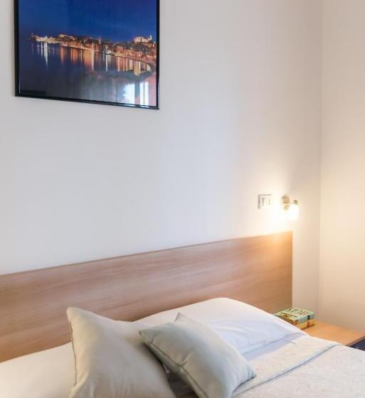 Трехместный Номер Базовый, Viola