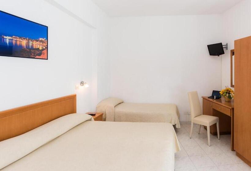 Семейный Номер, Viola