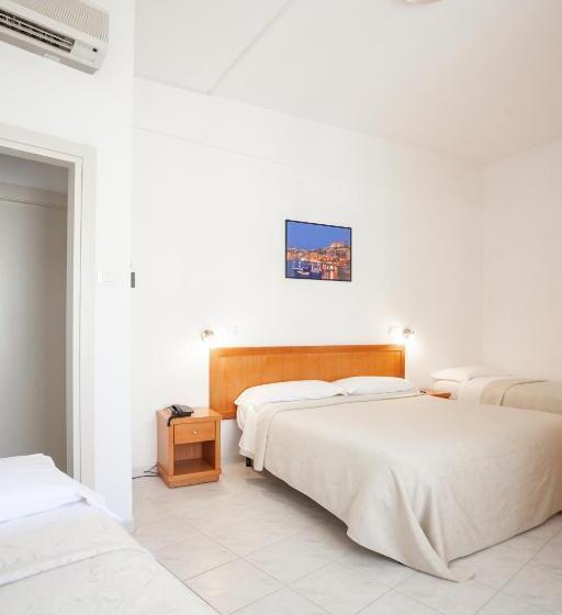 Семейный Номер, Viola