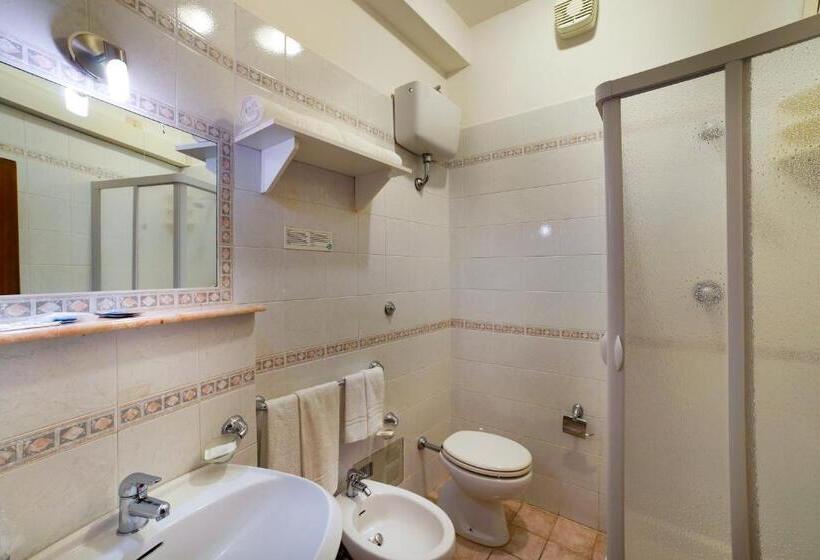 Семейный Номер, Viola