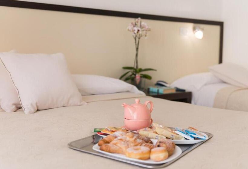 Трехместный Номер Superior, Viola