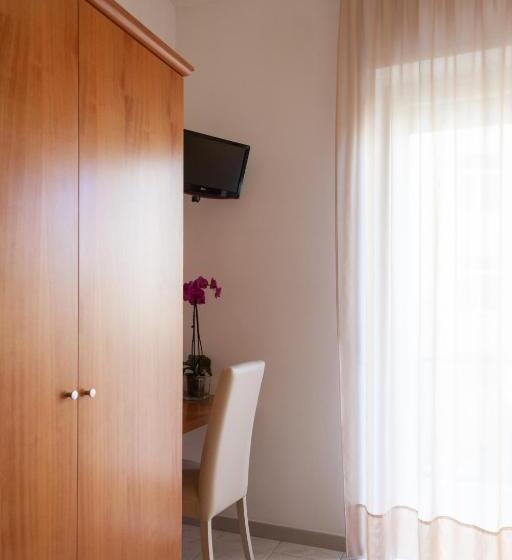 Трехместный Номер Superior, Viola