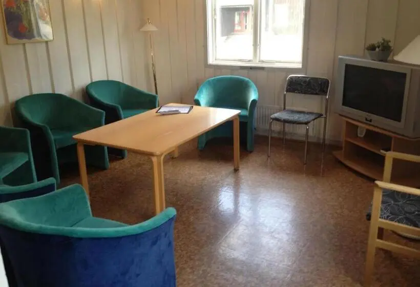 バス共有のスタンダードルーム, Källviken Semesterby