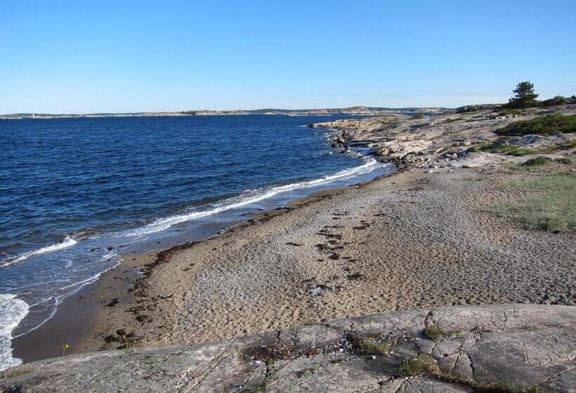 חדר סטנדרטי לארבעה עם חדר אמבטיה משותף, Källviken Semesterby