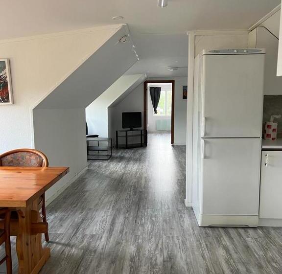 דירת חדר עם טרסה, Källviken Semesterby