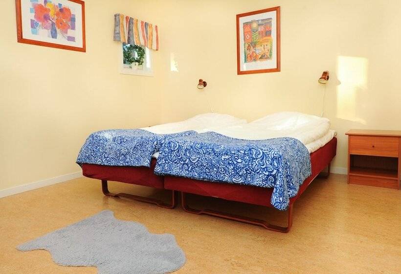 חדר משפחתי, Källviken Semesterby