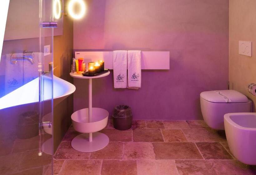 سوئیت با تخت بزرگ, Antico Mondo Rooms & Suites