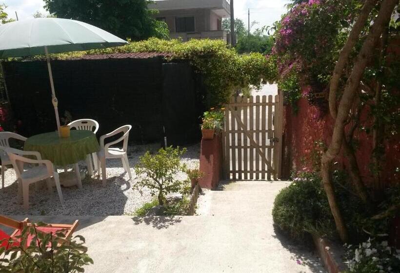 Standard Yhden Hengen Huone, La Coccinella Di Silvia E Simone