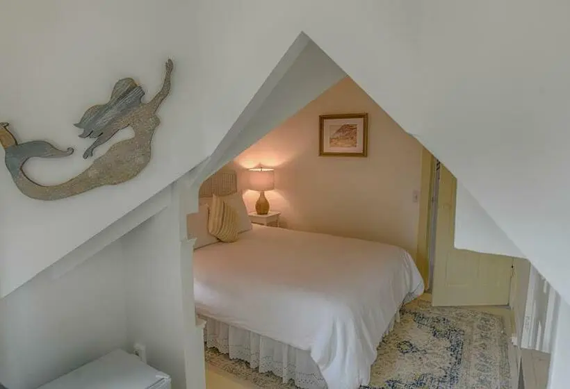 スタンダードルーム, Narragansett House