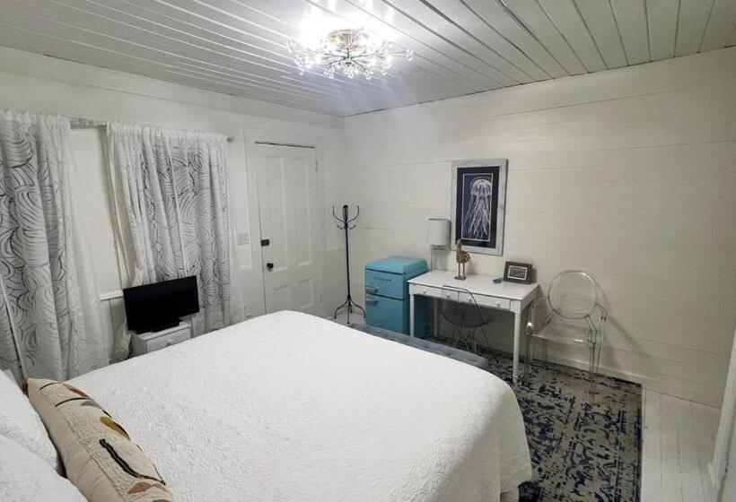 غرفة قياسية سرير كينج, Narragansett House