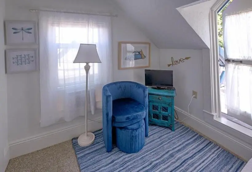 バルコニー付きスタンダードルーム, Narragansett House