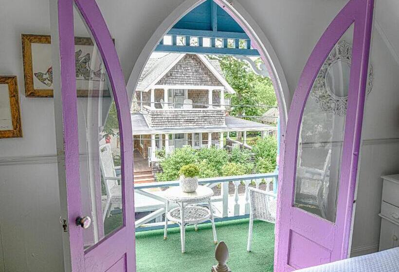 غرفة قياسية سرير كينج, Narragansett House