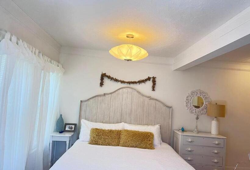 إستوديو قياسى سرير كينج, Narragansett House