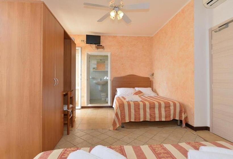 اتاق راحتی سه تخته, Albergo Panoramica