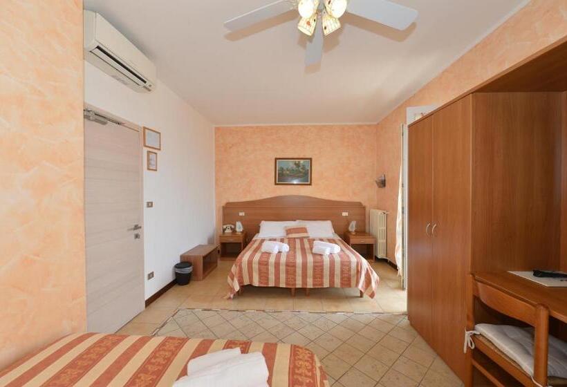 اتاق راحتی سه تخته, Albergo Panoramica