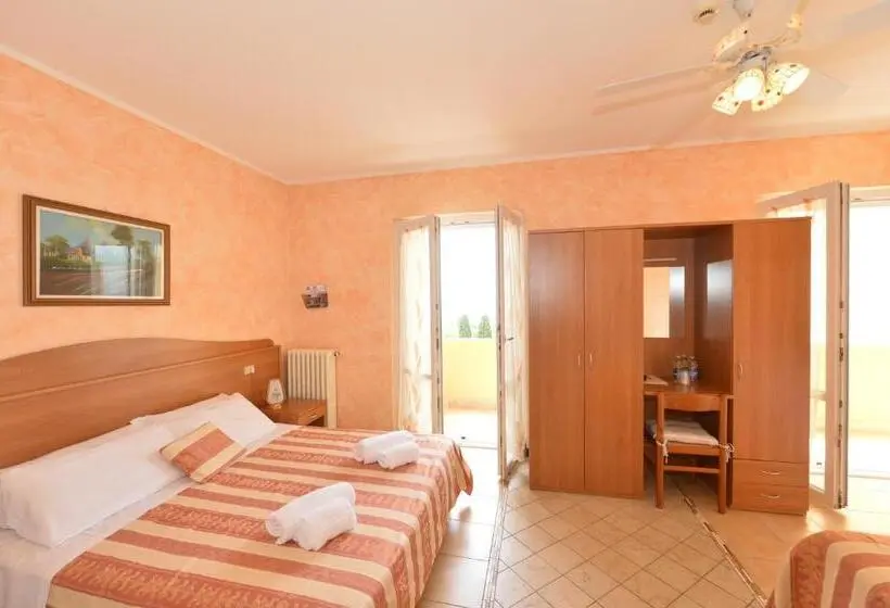 コンフォートトリプルルーム, Albergo Panoramica