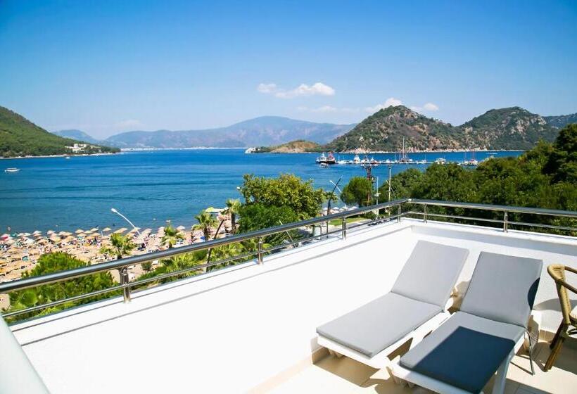 キングサイズベッドのスイートルーム, Chateau De Ville