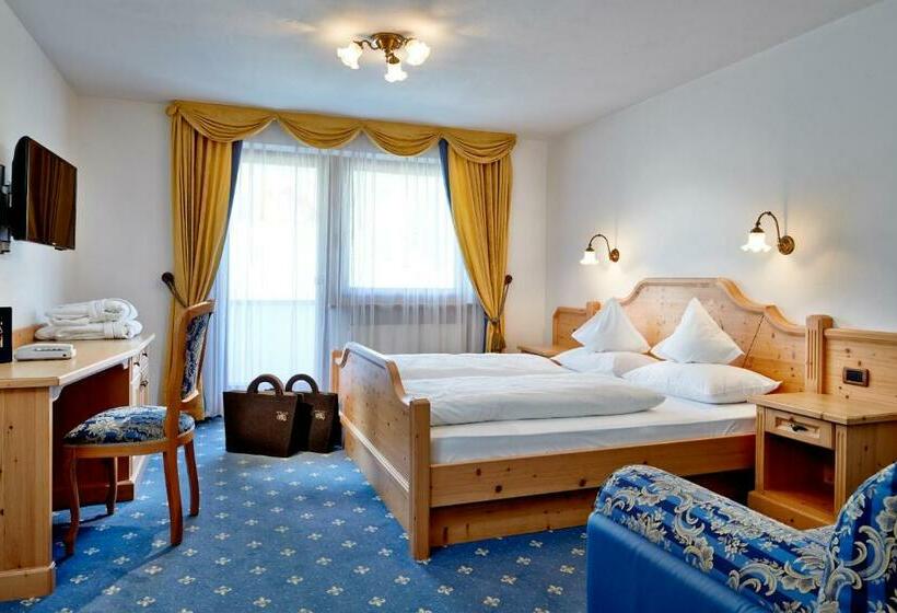 스탠다드 룸, Costes