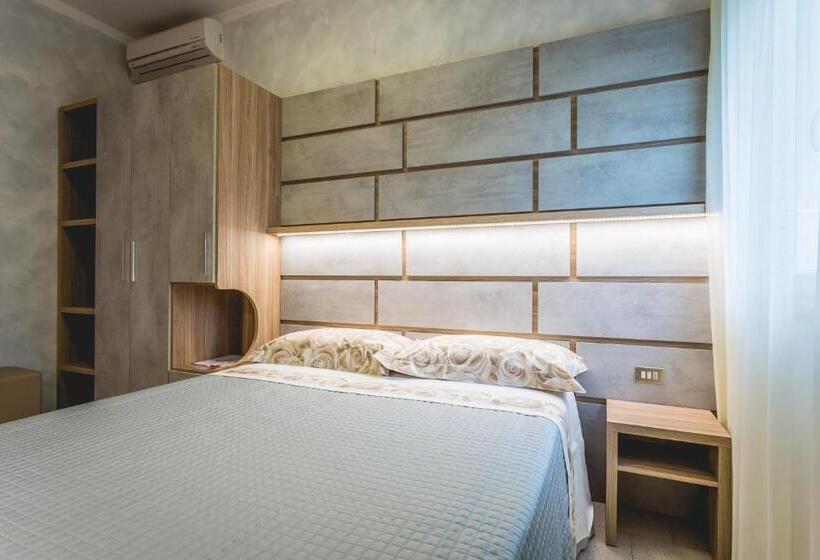 חדר סטנדרט, Deborah