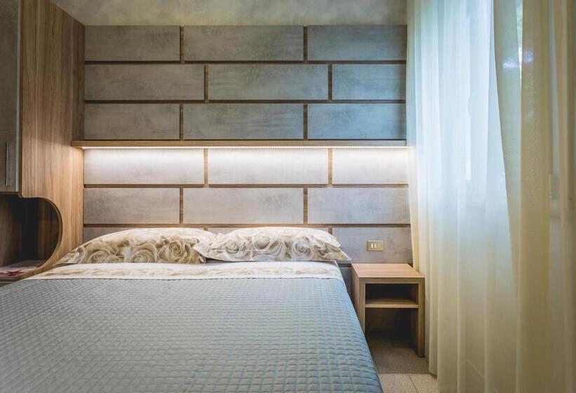 חדר סטנדרט, Deborah