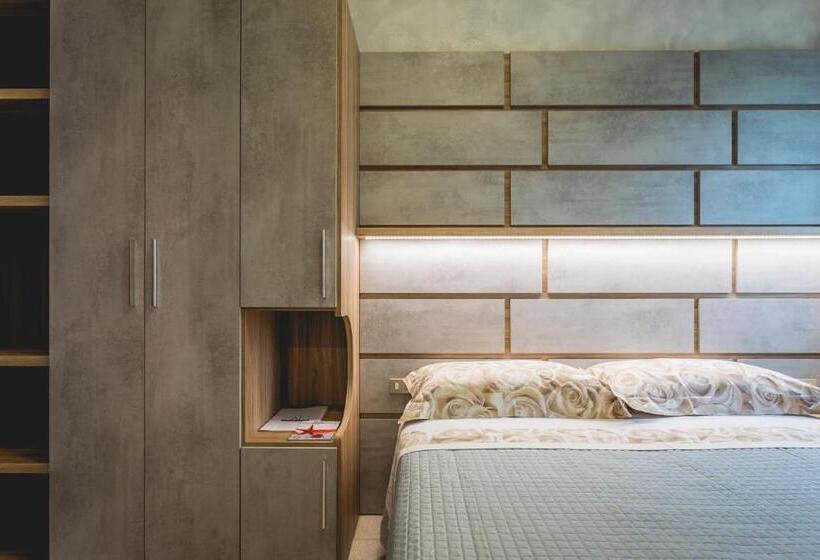 חדר סטנדרט, Deborah