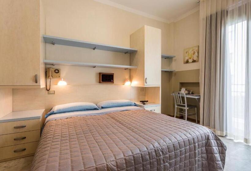 חדר קומפורט, Deborah