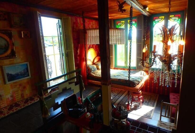 デラックススイート, Drijfpaleis