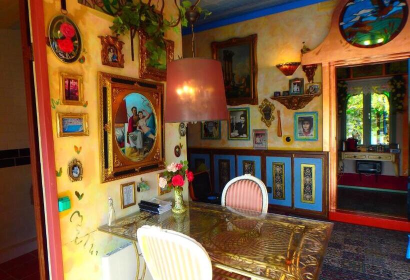 סוויטה דלוקס, Drijfpaleis