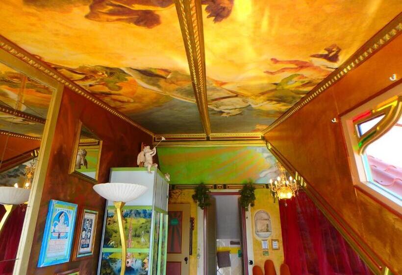 غرفة قياسية مزوَّدة بتراس, Drijfpaleis