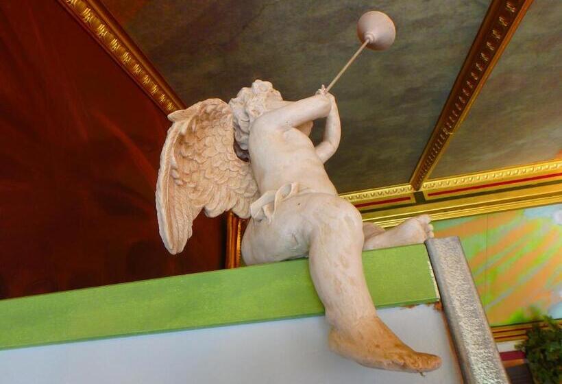 غرفة قياسية مزوَّدة بتراس, Drijfpaleis