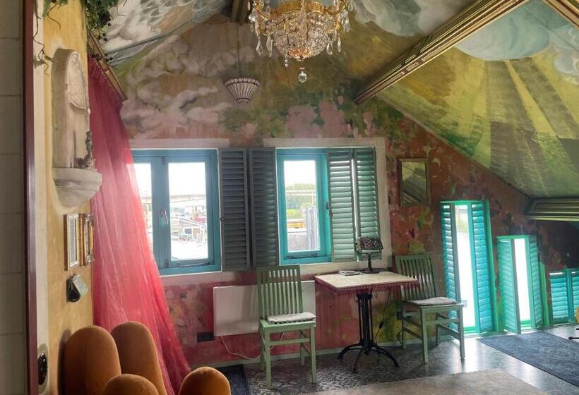 テラス付きスタンダードルーム, Drijfpaleis