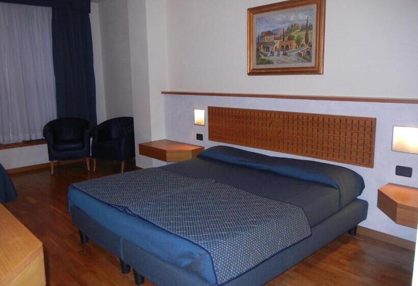 Номер Стандарт Трехместный, Ghibellino