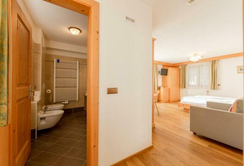 חדר סטודיו סטנדרד, Lanterna Verde