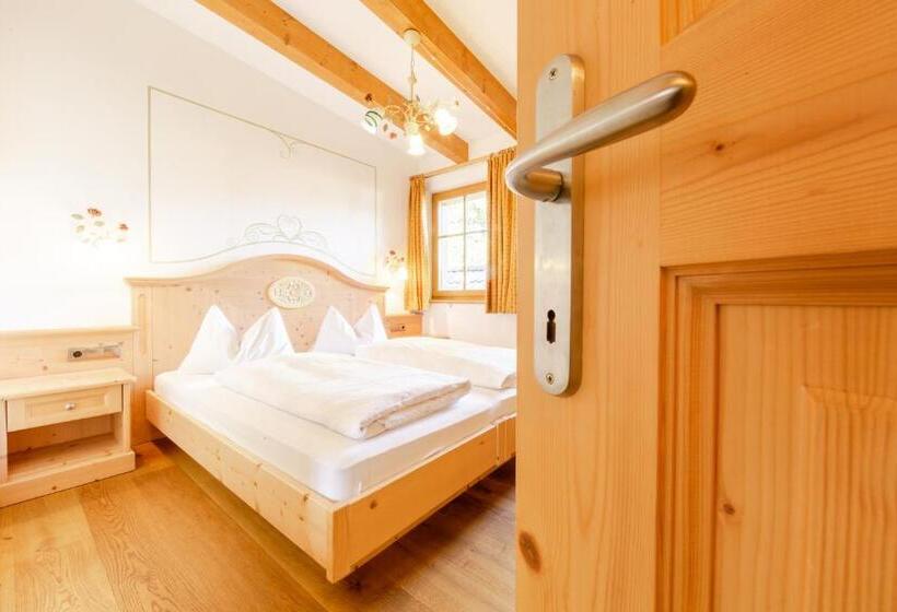 דירת חדר סופריור, Lanterna Verde