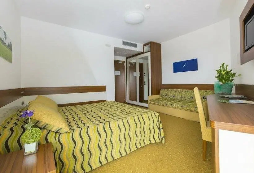 Camera Familiare, Maregolf
