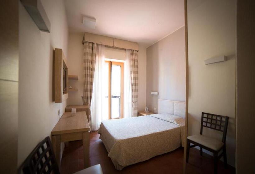 اتاق استاندارد یک نفره, Miramare