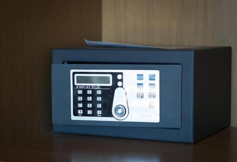 اتاق استاندارد یک نفره, Miramare