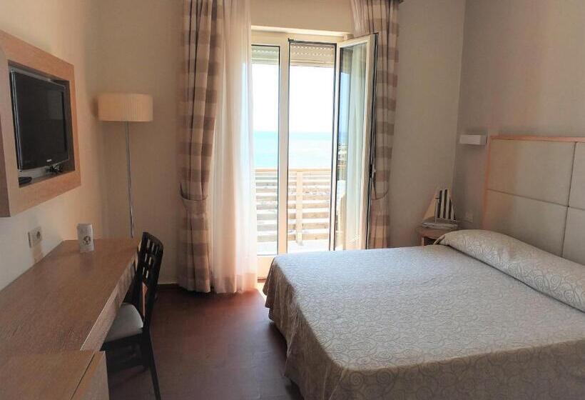 اتاق استاندارد با بالکن و چشمانداز دریا, Miramare