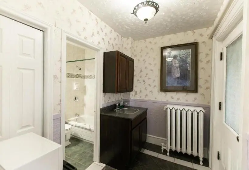استودیوی استاندارد, Prince Street Suites