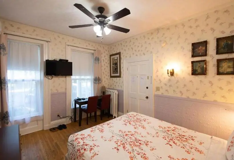 استودیوی استاندارد, Prince Street Suites