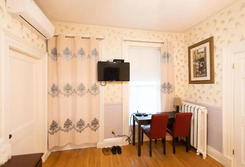 استودیوی استاندارد, Prince Street Suites